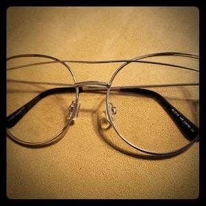 Clear glasses for fashion